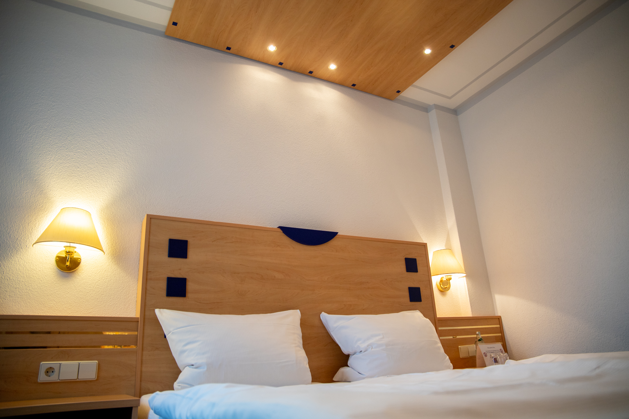 Komfortables Doppelbett im Hotel Krone in Freudenstadt